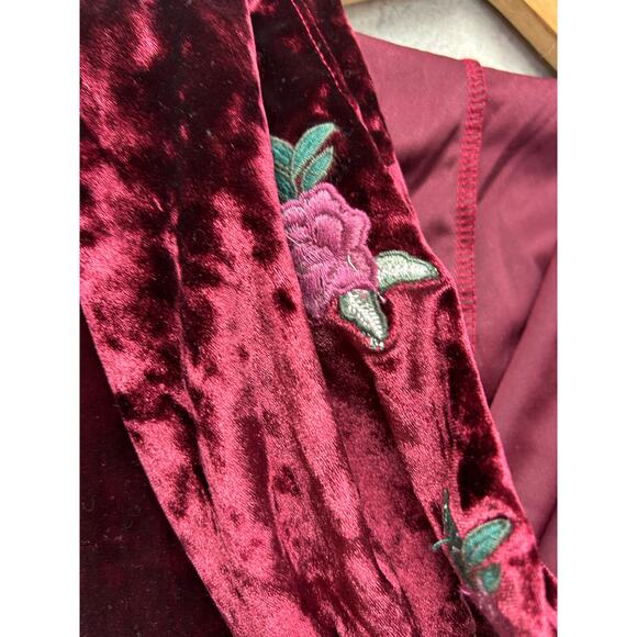 Standard Grace Crushed Velvet Hoodie XL Burgundy Floral Embroidered Zip‎ Jacket - Picture 7 of 7